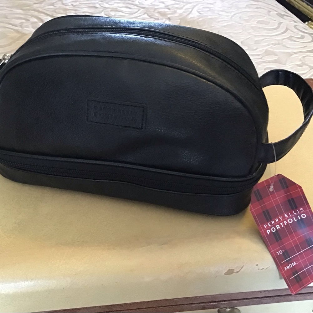 Perry Ellis Classic Black Men's Toiletry Bag